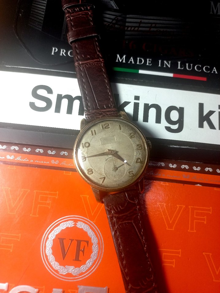 Vintage Nacar Kurmalı Kahverengi Erkek Kol Saati - Görsel 3