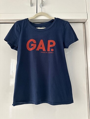 Gap Tshirt