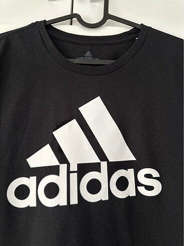 Adidas Adidas logo tshirt