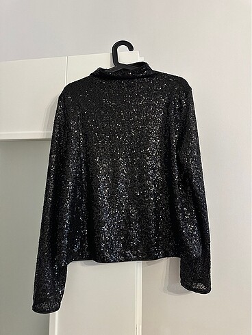 H&M siyah pullu bluz