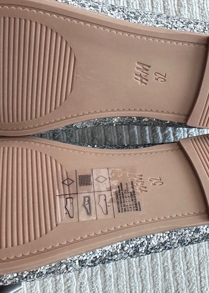 Elsa Gümüş simli H&M babet - Görsel 3