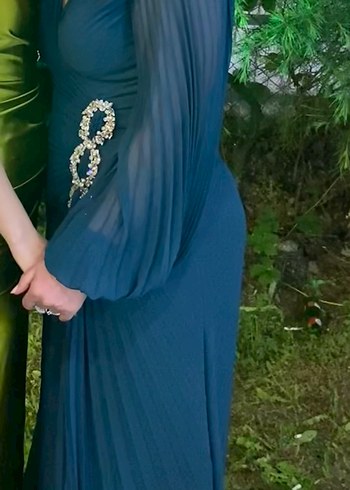 Uzun Kollu Lacivert Pilili Abiye Elbise - Görsel 4