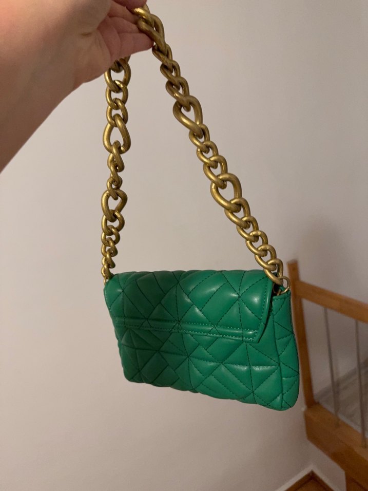 Yeşil zincirli çanta - Görsel 3