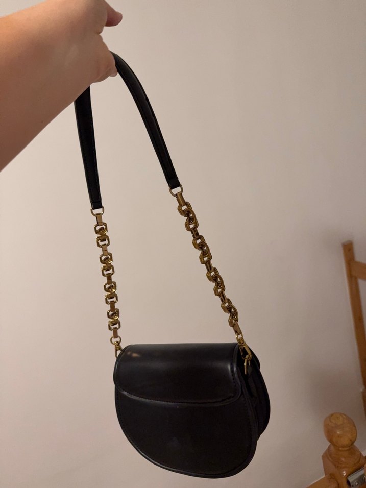 Zincir Detaylı Siyah Deri Yılan Desenli Çanta - Görsel 3