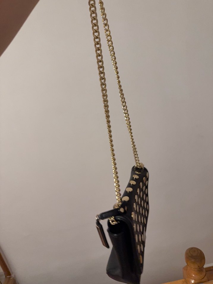 Zincir Detaylı Siyah Yılan Derisi Desenli Deri Çanta - Görsel 2