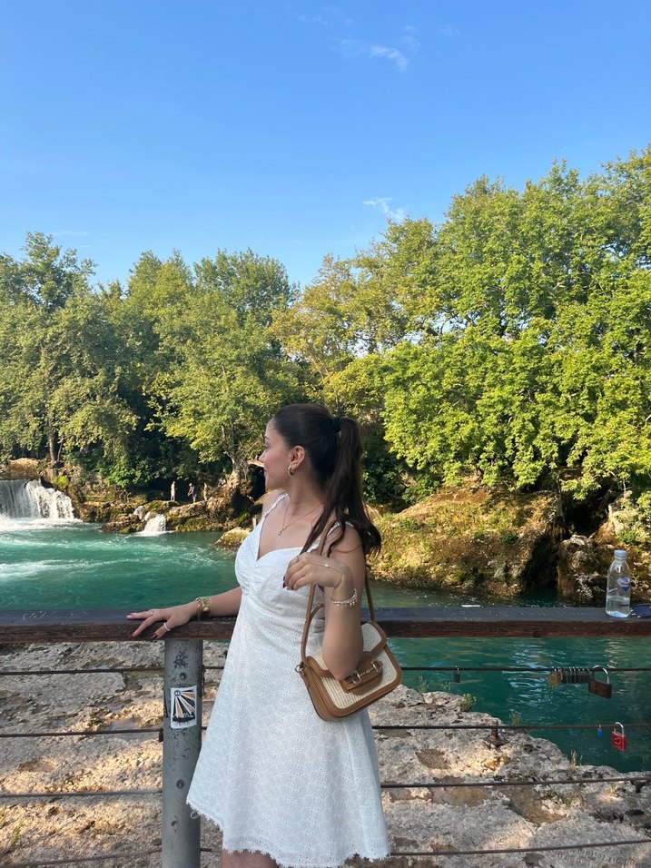 Askılı beyaz elbise - Görsel 3