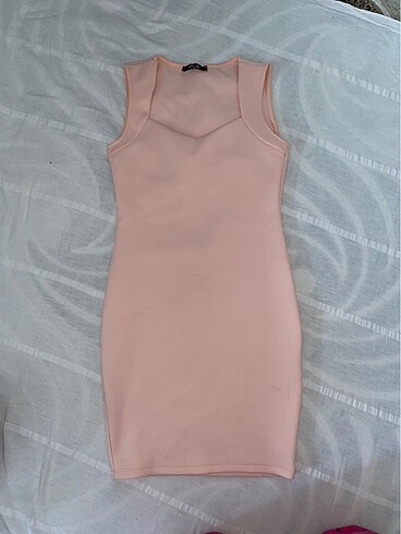 Toz pembe elbise