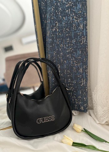 Guess Siyah Deri Tokalı Kadın Çanta
