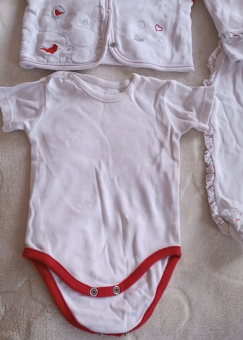 Beyaz Nakışlı Bebek Kız Kıyafet Seti - Görsel 2