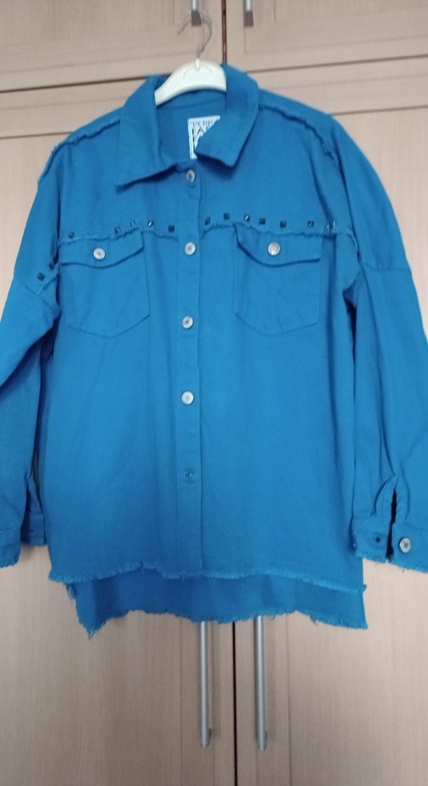 Düğmeli Mavi Denim Kadın Gömlek - Görsel 3