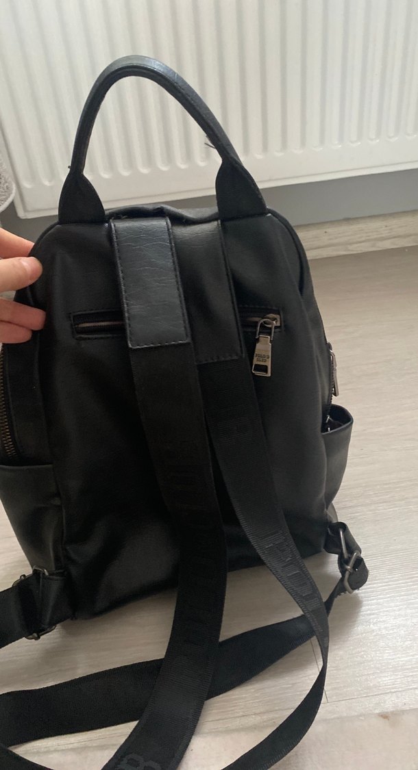 Siyah Fermuarlı Deri Kadın Sırt Çantası - Görsel 2