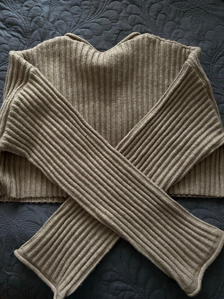 Bershka Kısa Kesim Bej Kazak - Görsel 4