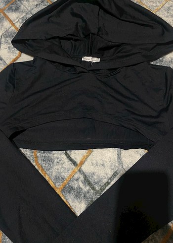 Bershka Kadın Siyah Kapüşonlu Uzun Kollu Crop Top - Görsel 3