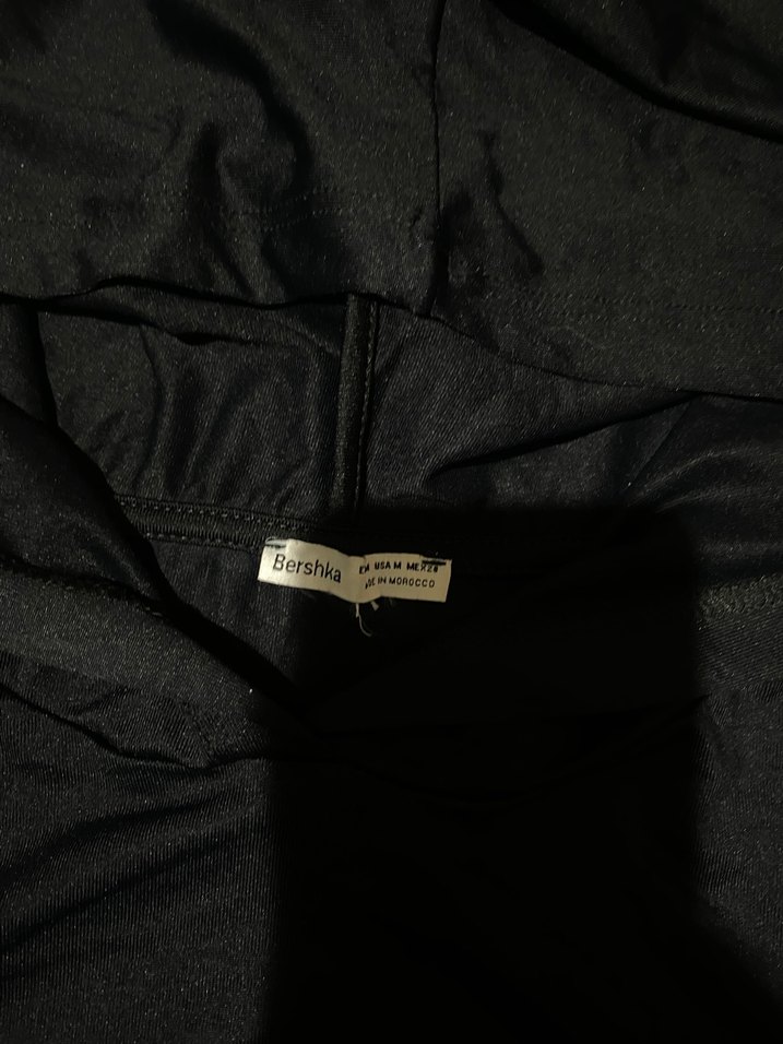 Bershka Kadın Siyah Kapüşonlu Uzun Kollu Crop Top - Görsel 2