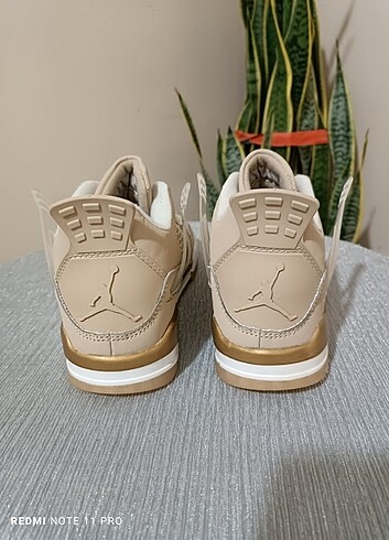 39 Beden NİKE AİR JORDAN 4 RETRO