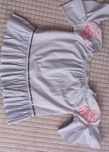 Nakışlı firfirli bluz - Görsel 4