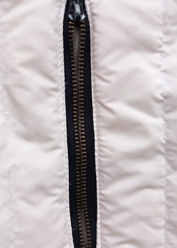 Kürk Detaylı Beyaz  Kışlık Mont - Görsel 3