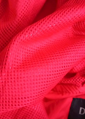 Kadın Kırmızı Parlak Midi Yağmurluk Kapüşonlu - Görsel 4