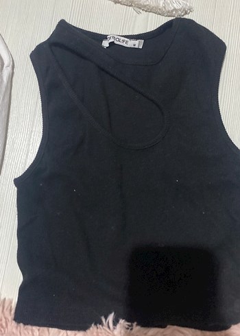 Beyaz V Yaka Kısa Kollu Pamuk Tişört - Görsel 2