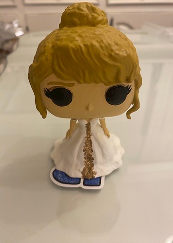 Taylor Swift- Love Story El Yapımı Figür - Görsel 5