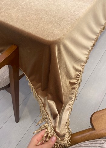 Parlak Kadife Altın Renkli Modern Masa Örtüsü - Görsel 9