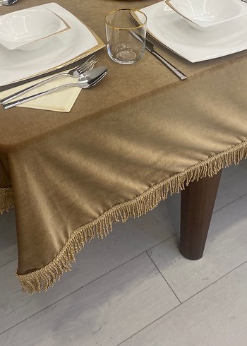 Parlak Kadife Altın Renkli Modern Masa Örtüsü - Görsel 3