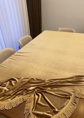 Parlak Kadife Altın Renkli Modern Masa Örtüsü - Görsel 2