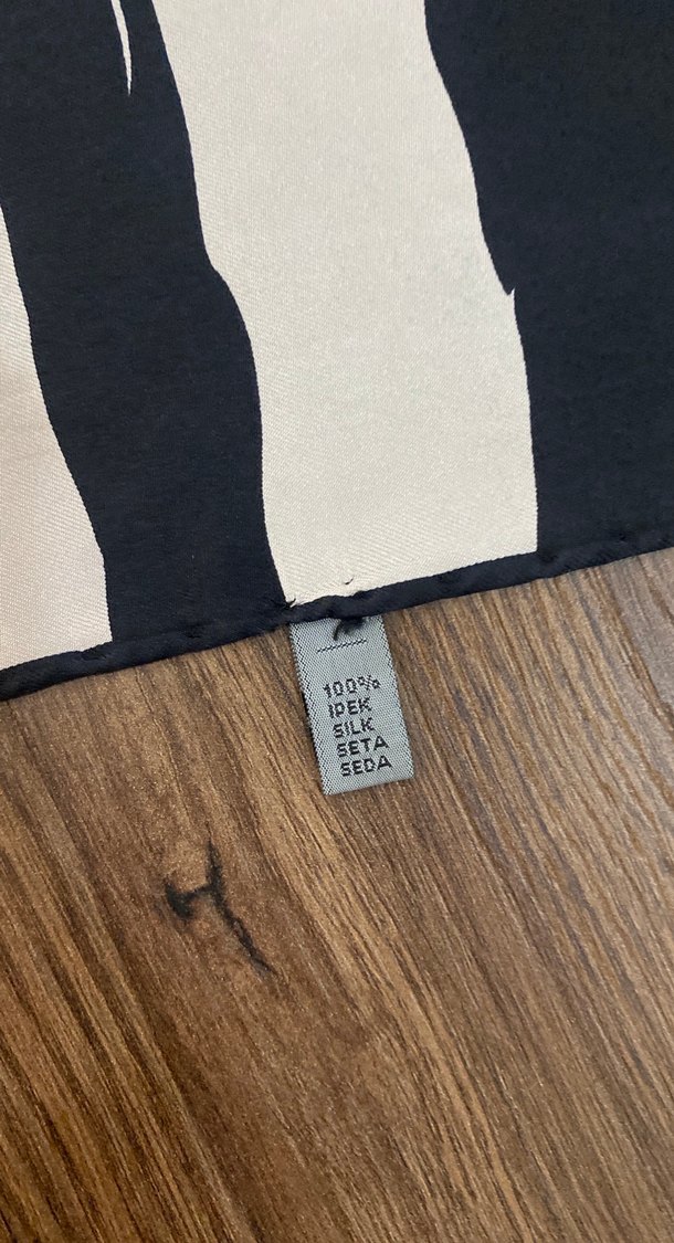 Siyah-Beyaz Kadın Fular - Görsel 4