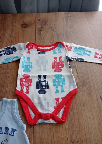 0-3 ay body 3 adet yırtık vs yok - Görsel 2