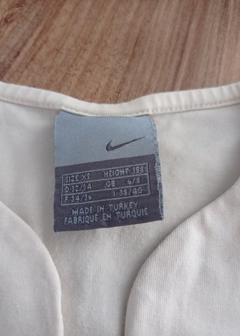 xs Beden Nike orjinal xs beden bej renk tişört