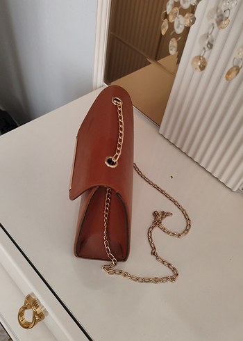 Zincir Detaylı Bej Deri Kadın Çanta - Görsel 3