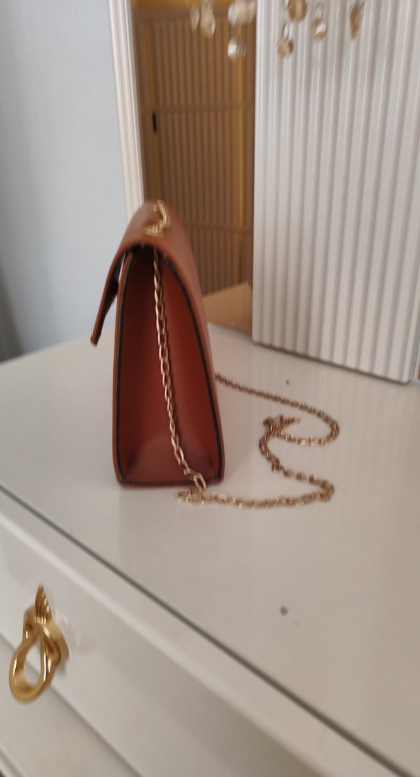 Zincir Detaylı Bej Deri Kadın Çanta - Görsel 2