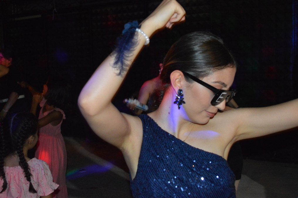 Parlak Tek Omuzlu Straplez Abiye Elbise 1 kez giyildi - Görsel 3