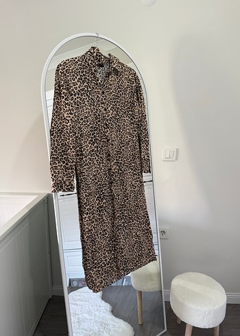 Kahverengi Leopar Desenli Uzun Elbise
