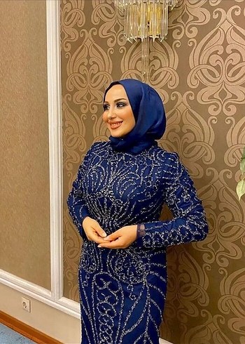 Lacivert taş işlemeli balık model tesettür abiye - Görsel 3