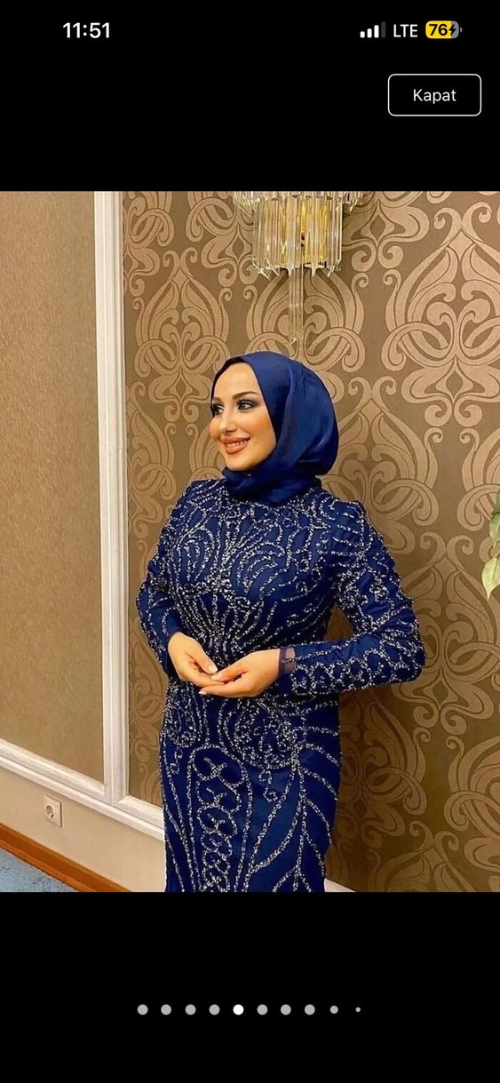 Lacivert taş işlemeli balık model tesettür abiye - Görsel 3