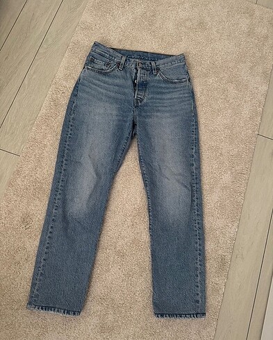 27 Beden mavi Renk Levis 501 Original Jean 27/28