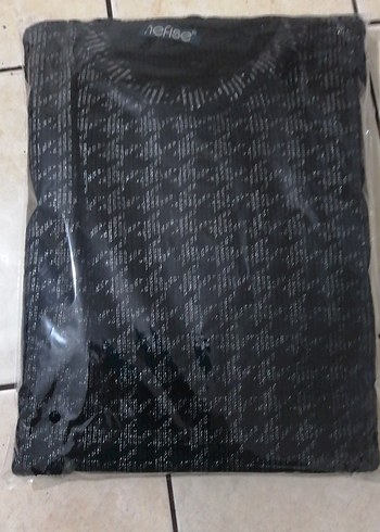 Siyah Örme Kadın Kısa Kollu Kazak - Görsel 3