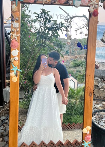Dantel İşlemeli Beyaz elbise