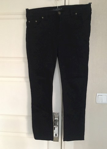 Kadın Siyah Dar Kesim Denim Pantolon