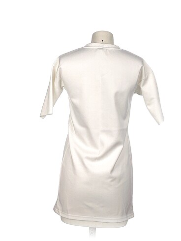 32 Beden River Island T-shirt %70 İndirimli.