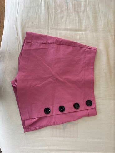 Pembe şort etek