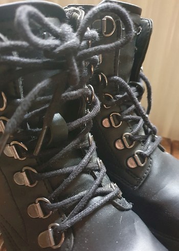 Siyah Deri Goth Kadın Bot - Görsel 6