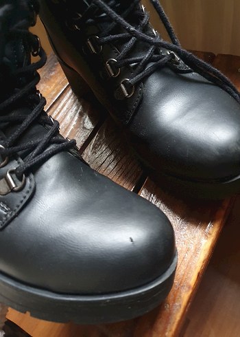 Siyah Deri Goth Kadın Bot - Görsel 5