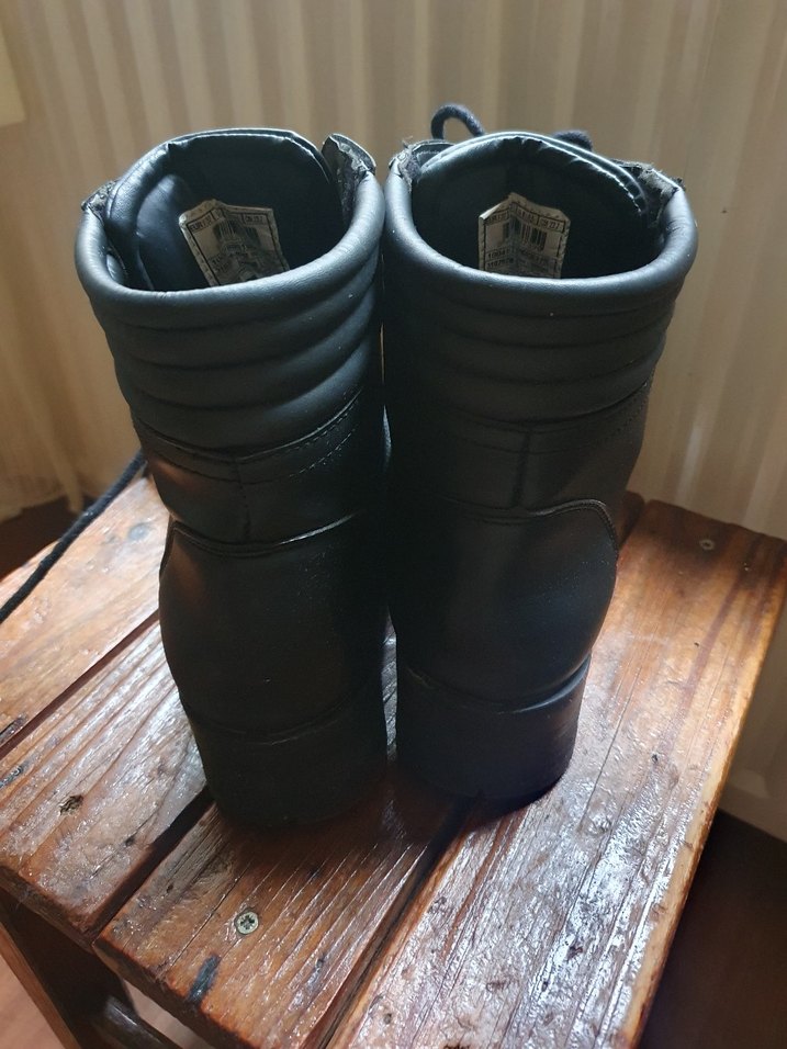 Siyah Deri Goth Kadın Bot - Görsel 2