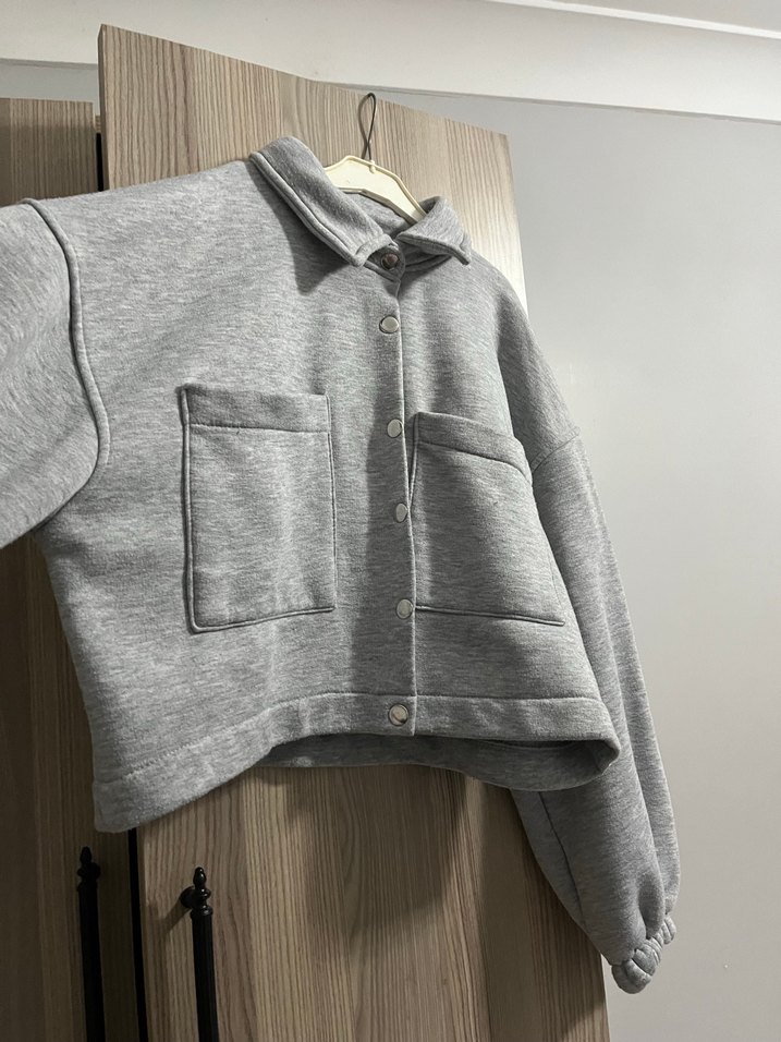 Gri Düğmeli Mini Kadın Sweatshirt - Görsel 2