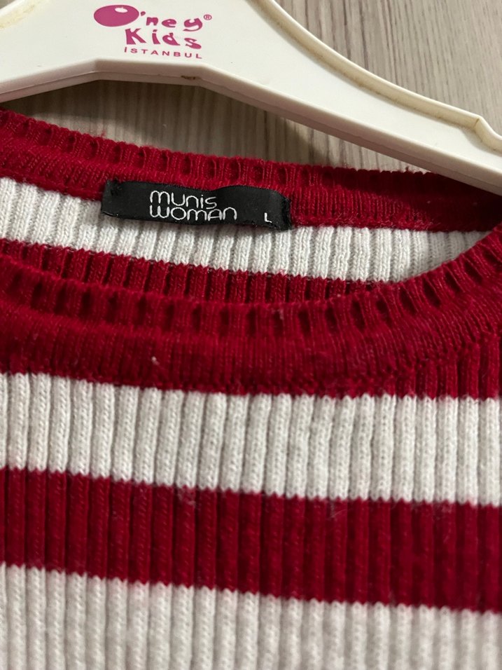 Kırmızı Beyaz Çizgili Triko crop Kazak - Görsel 3