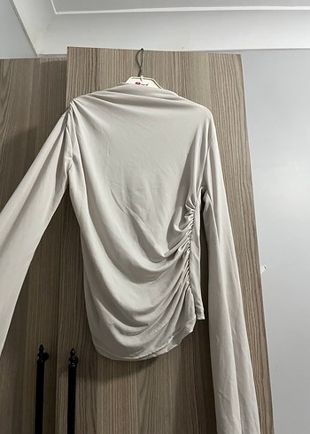 Uzun Kollu Drapeli Beyaz Kadın Bluz - Görsel 2