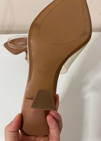 Zara Şeffaf Bantlı Bej Stiletto