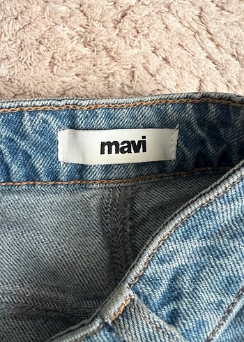 29 Beden Kadın Mavi Denim Yırtık Pantolon